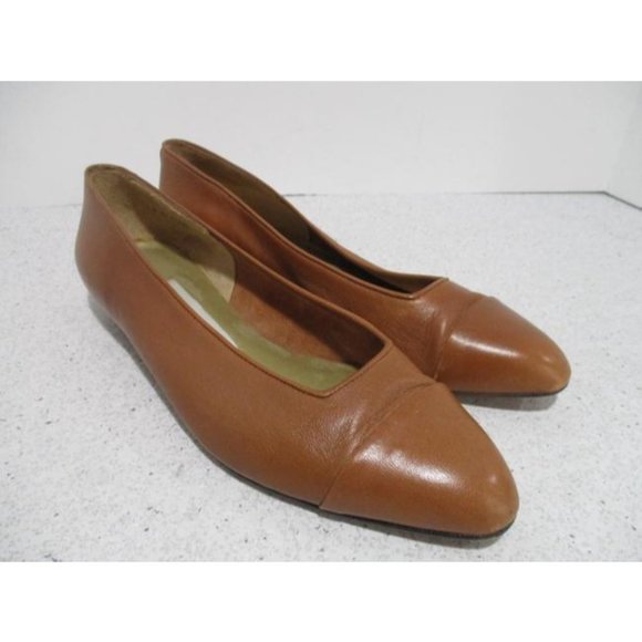 *Evan Picone Cognac Caramel Brown Patent Flats - Picture 2 of 6
